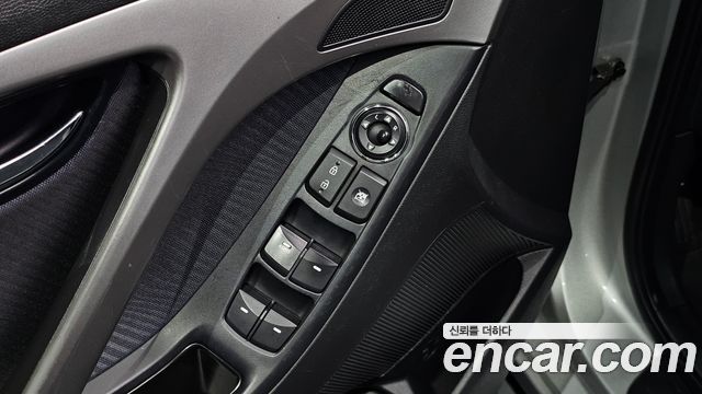 Hyundai AVANTE 2012 — photo 18