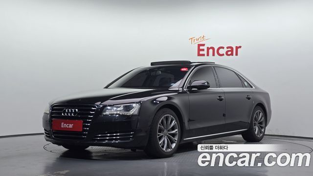 Audi A8 2012 — photo 1