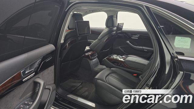 Audi A8 2012 — photo 12