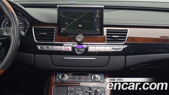 Audi A8 2012 — photo 13