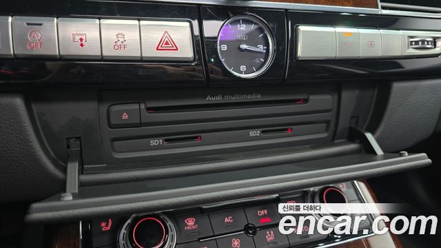 Audi A8 2012 — photo 14
