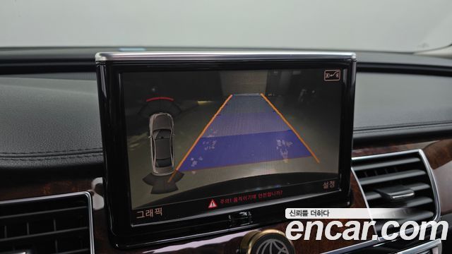 Audi A8 2012 — photo 16