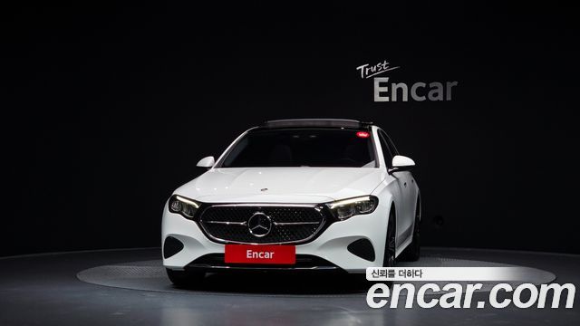 Mercedes-Benz E-Class 2024 — photo 3