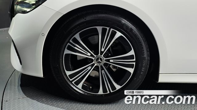 Mercedes-Benz E-Class 2024 — photo 5