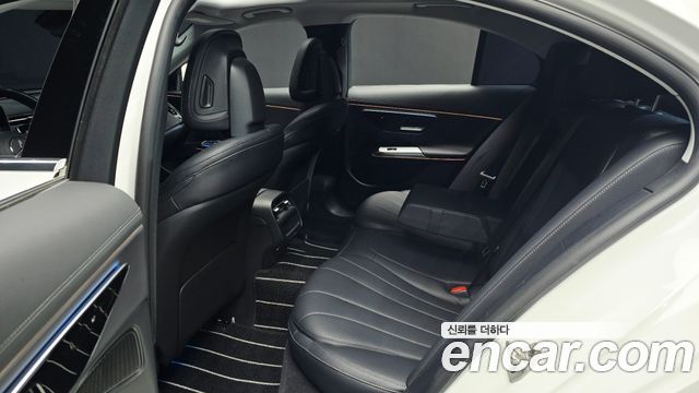 Mercedes-Benz E-Class 2024 — photo 11