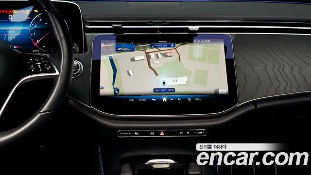 Mercedes-Benz E-Class 2024 — photo 14