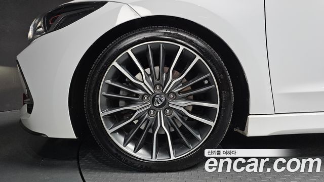 Hyundai AVANTE 2018 — photo 5