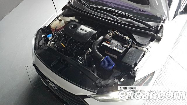 Hyundai AVANTE 2018 — photo 6