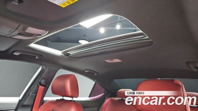 Hyundai AVANTE 2018 — photo 17