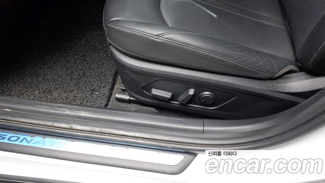 Hyundai Sonata 2020 — photo 32