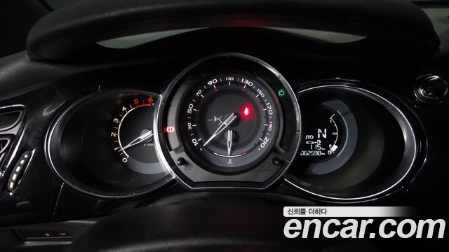 Citroën / DS DS3 2018 — photo 11