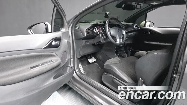 Citroën / DS DS3 2018 — photo 13