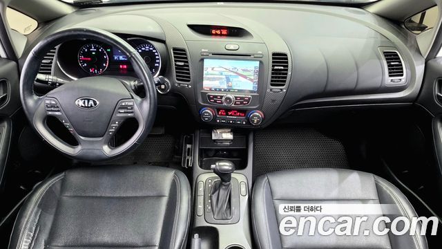 Kia K3 2015 — photo 10