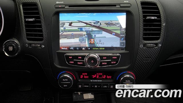 Kia K3 2015 — photo 20