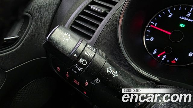 Kia K3 2015 — photo 25