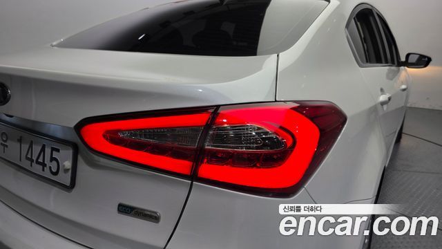 Kia K3 2015 — photo 9