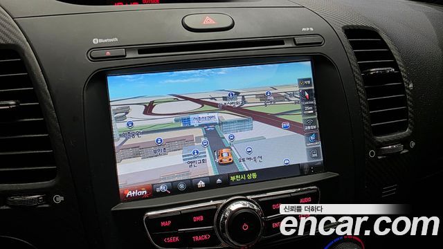 Kia K3 2015 — photo 27