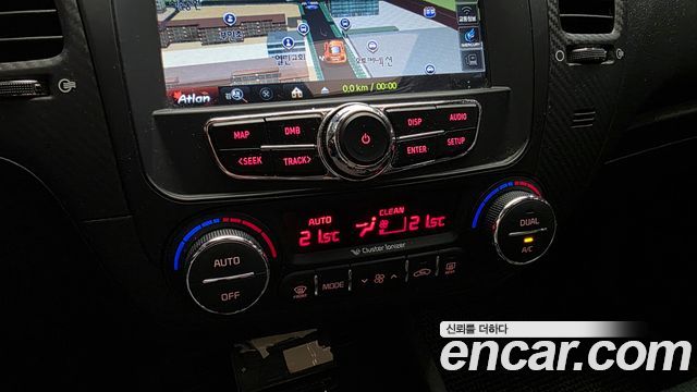 Kia K3 2015 — photo 28