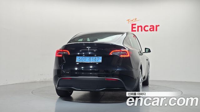 Tesla Model Y 2023 — photo 4