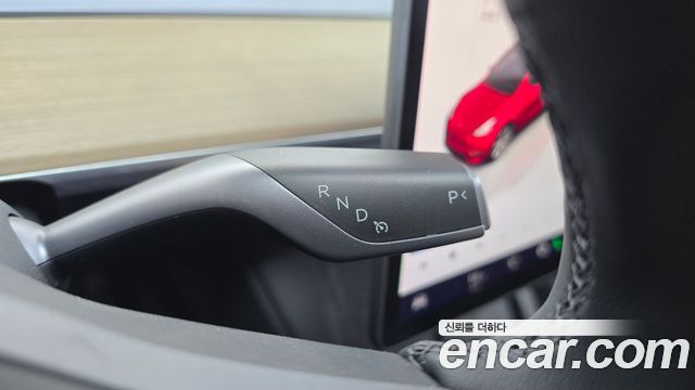 Tesla Model Y 2023 — photo 9