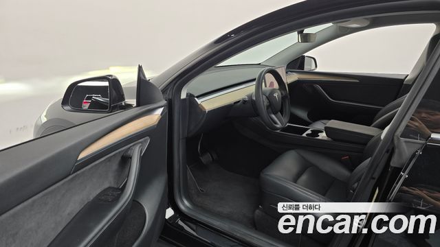 Tesla Model Y 2023 — photo 10