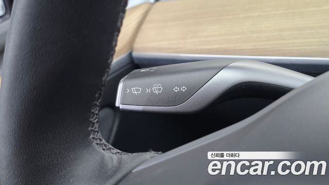 Tesla Model Y 2023 — photo 17