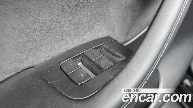 Tesla Model Y 2023 — photo 18