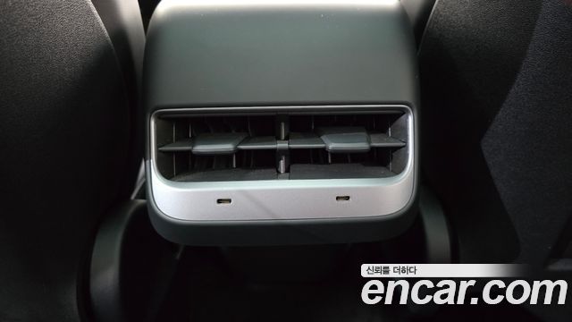 Tesla Model Y 2023 — photo 19
