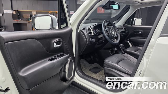 Jeep Renegade 2022 — photo 13
