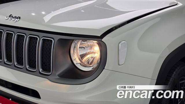 Jeep Renegade 2022 — photo 8