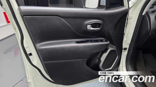 Jeep Renegade 2022 — photo 14