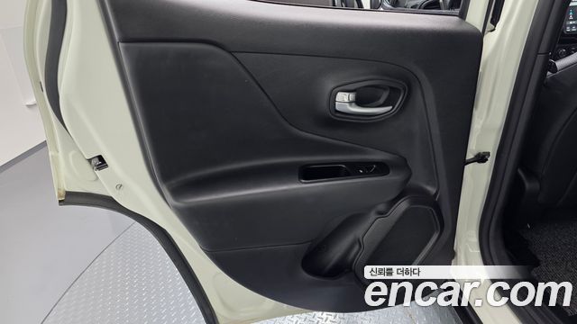 Jeep Renegade 2022 — photo 15