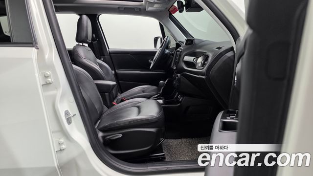 Jeep Renegade 2022 — photo 16