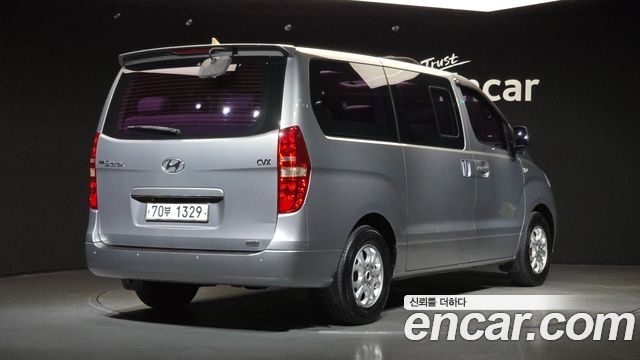 Hyundai Starex 2011 — photo 2