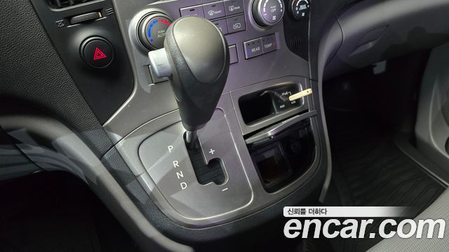 Hyundai Starex 2011 — photo 9