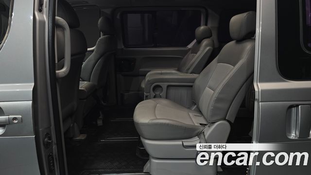 Hyundai Starex 2011 — photo 12