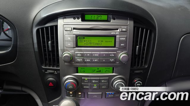 Hyundai Starex 2011 — photo 16