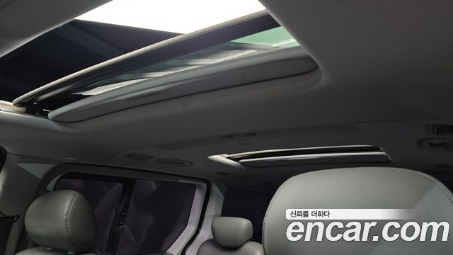 Hyundai Starex 2011 — photo 19