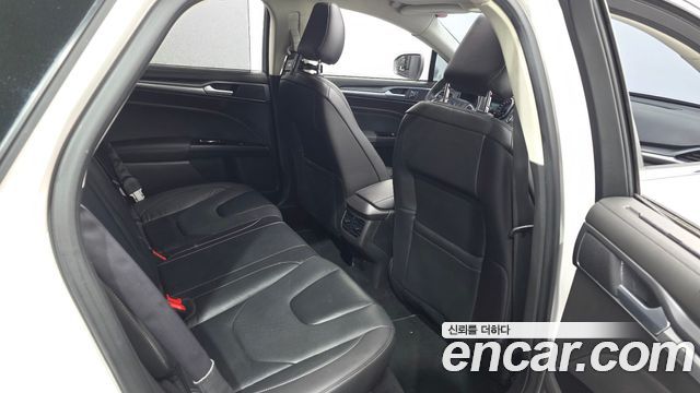 Ford Mondeo 2017 — photo 18