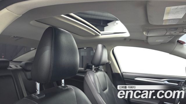 Ford Mondeo 2017 — photo 24