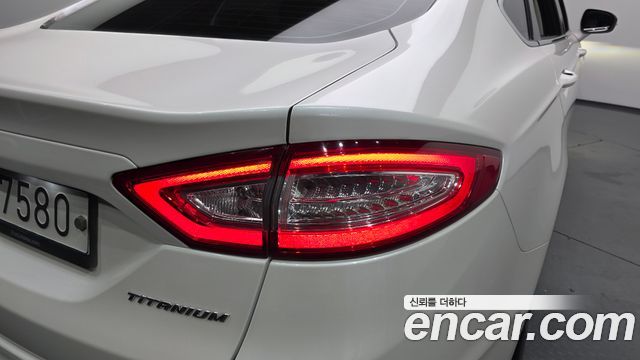 Ford Mondeo 2017 — photo 9