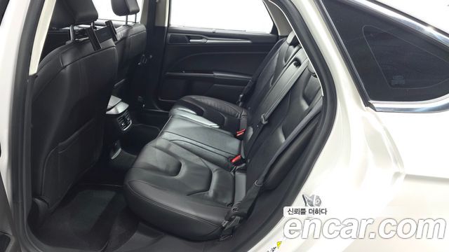 Ford Mondeo 2017 — photo 16
