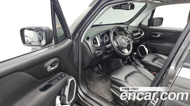 Jeep Renegade 2018 — photo 17