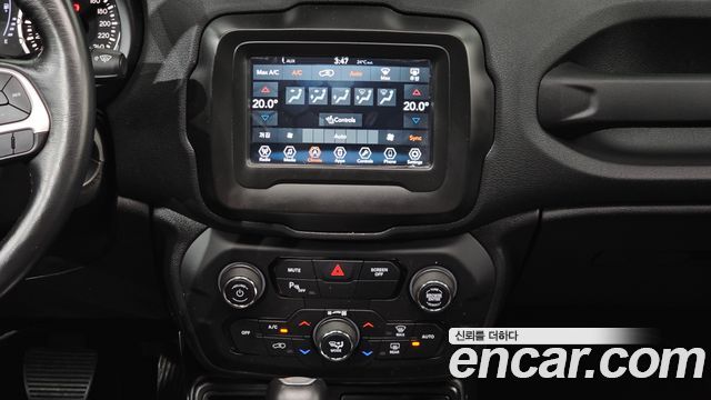 Jeep Renegade 2018 — photo 19