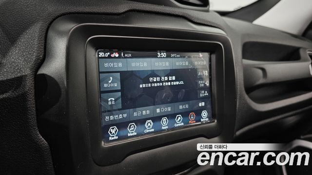 Jeep Renegade 2018 — photo 23
