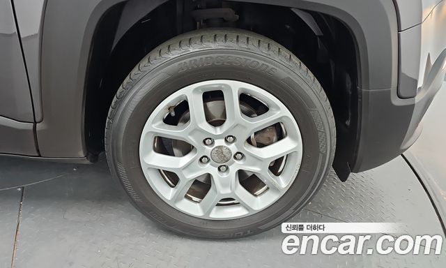 Jeep Renegade 2018 — photo 7