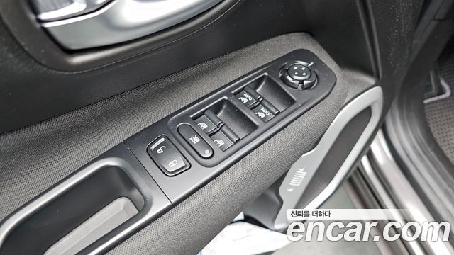 Jeep Renegade 2018 — photo 27
