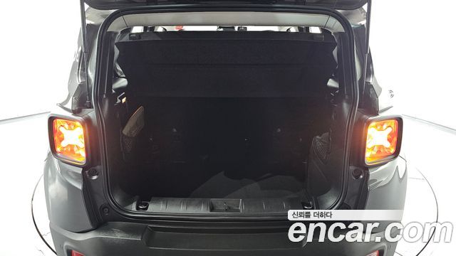 Jeep Renegade 2018 — photo 30