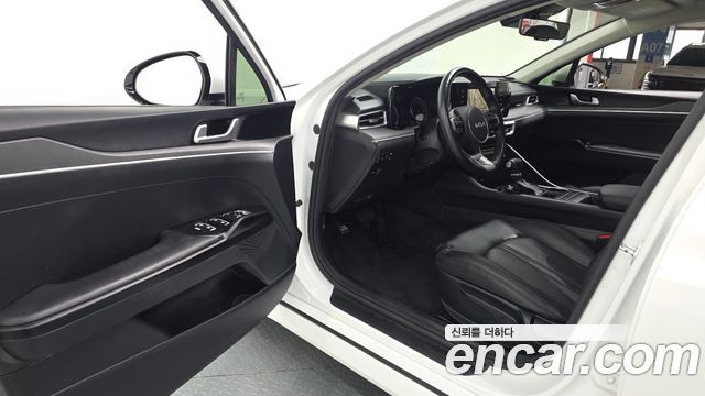 Kia K5 2023 — photo 13