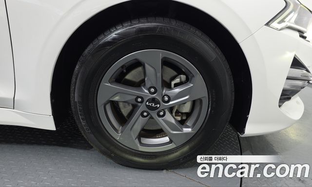 Kia K5 2023 — photo 7
